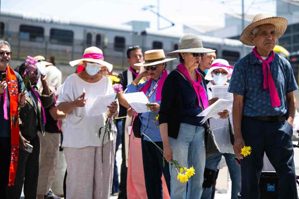 These women faith leaders protest mass deportations through prayer outside LA’s detention center – Daily Breeze