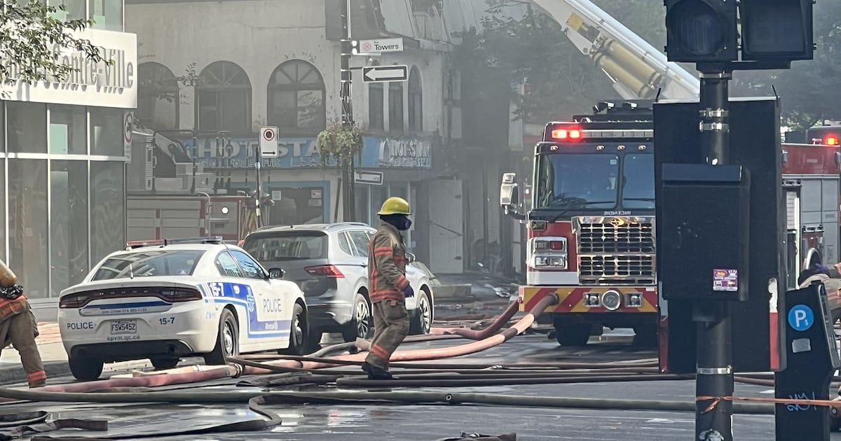 Firefighters battle downtown Montreal blaze - CTV News