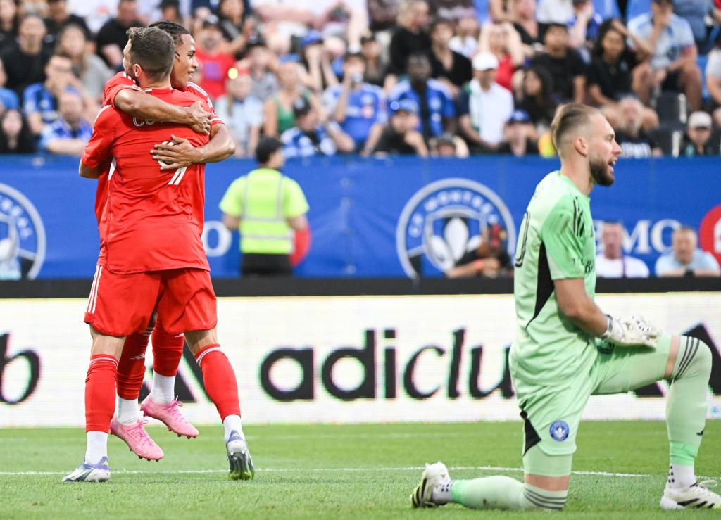 Hugo Cuypers, Jack Elliott score in 2-0 win