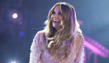 Carly Pearce keeps the party going, from the WNBA to the Opry