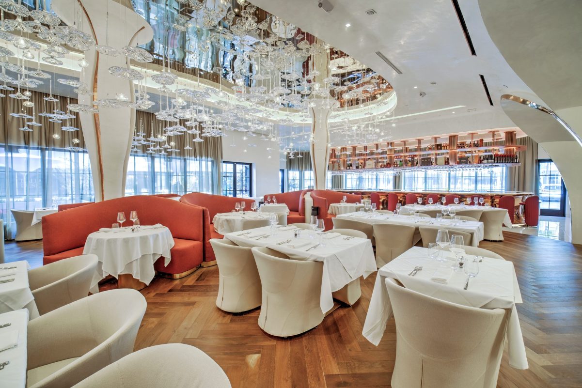 Main dining room of Cocody