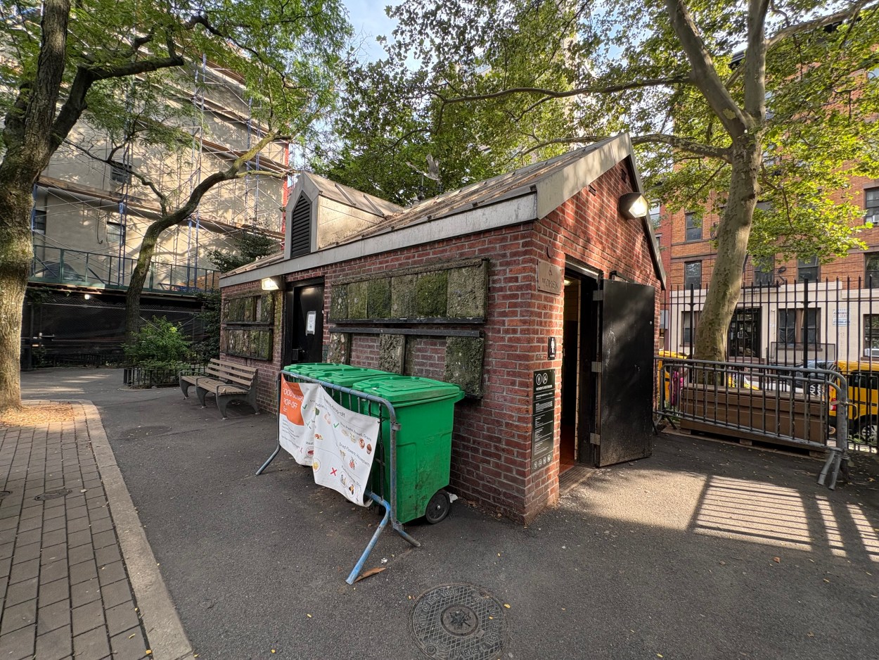 Bathroom at Mathews-Palmer Playground
