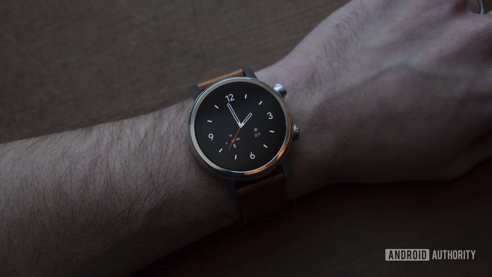 Moto 360 2019 review on wrist watch face 3
