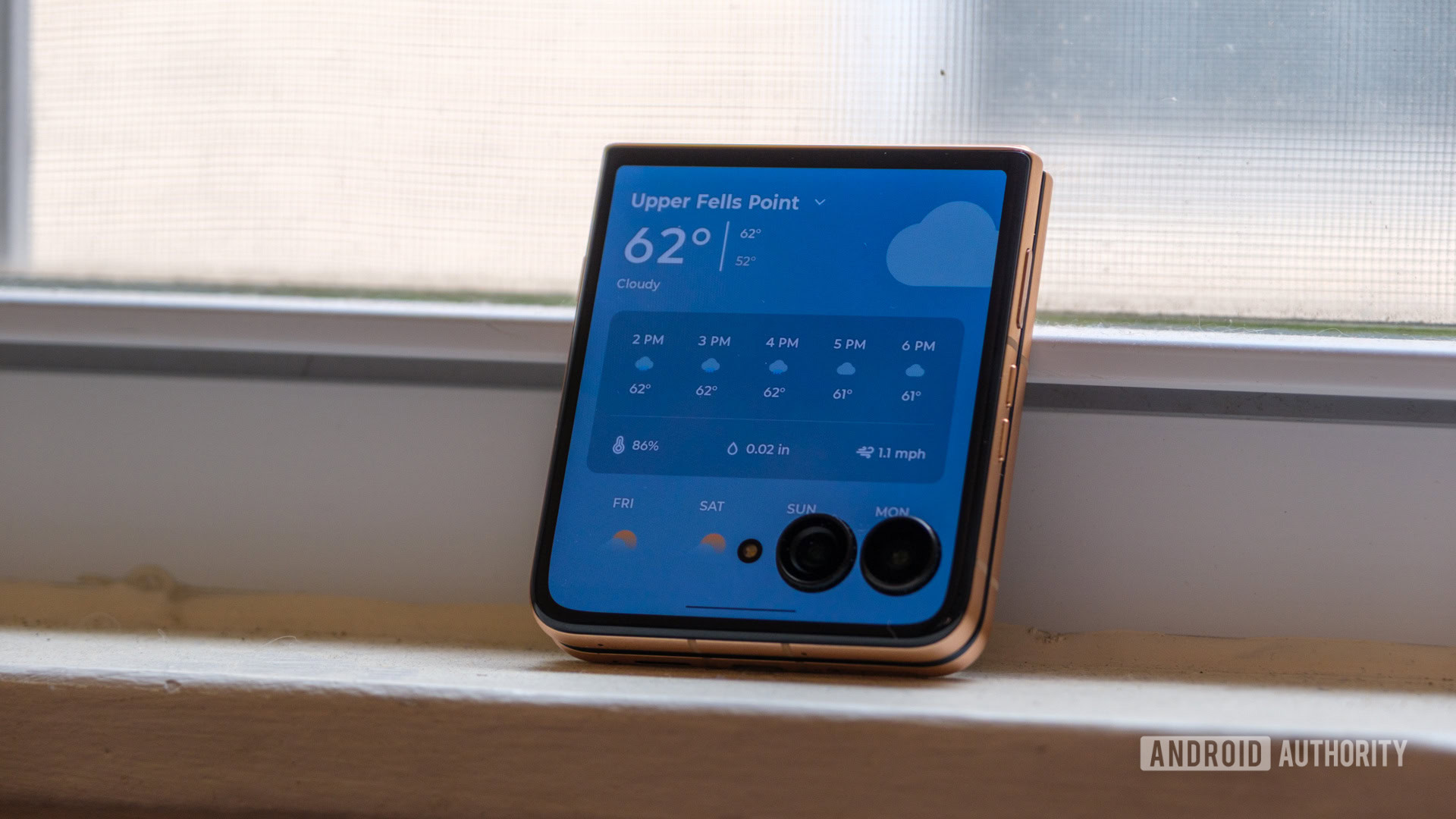 Motorola Razr Ultra weather widget