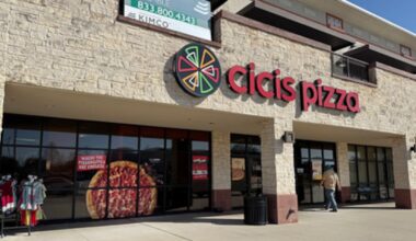 Dallas County jury returns $46 million verdict in fight between Cicis Pizza owners