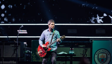 Watch Liam and Noel Gallagher bow to each other at the second night of the Oasis reunion tour