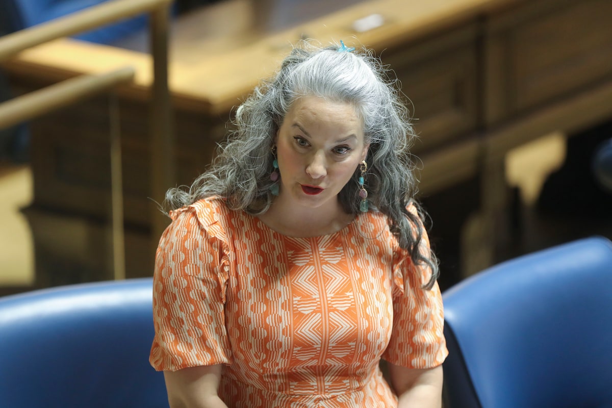 Manitoba’s Accessibility Minister apologizes for ‘demeaning’ comment about sign-language interpreter