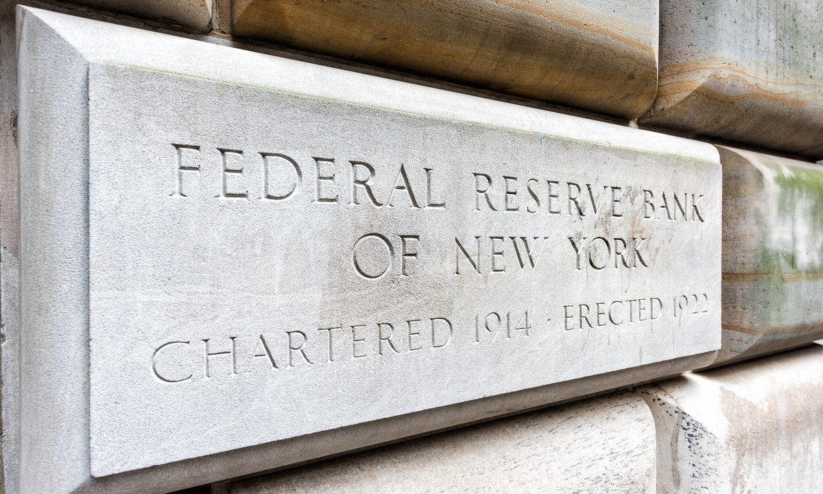 Fed Finds Inflation Expectations Ease, Spending Outpaces Income