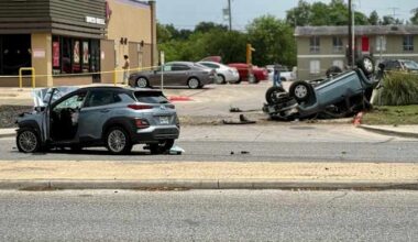 6 hospitalized, including children, after Southwest Side crash, SAPD says