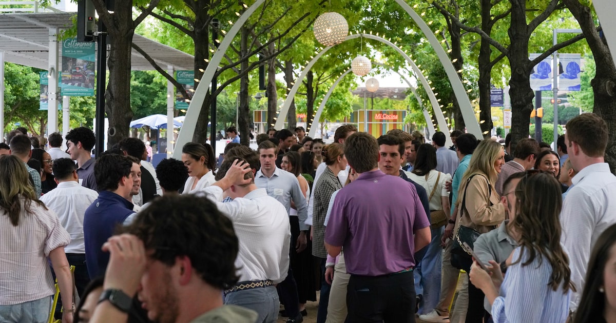 Klyde Warren Park becomes young professionals magnet