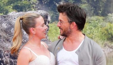 Jonathan Bailey Says Scarlett Johansson Led 'Jurassic World Rebirth'