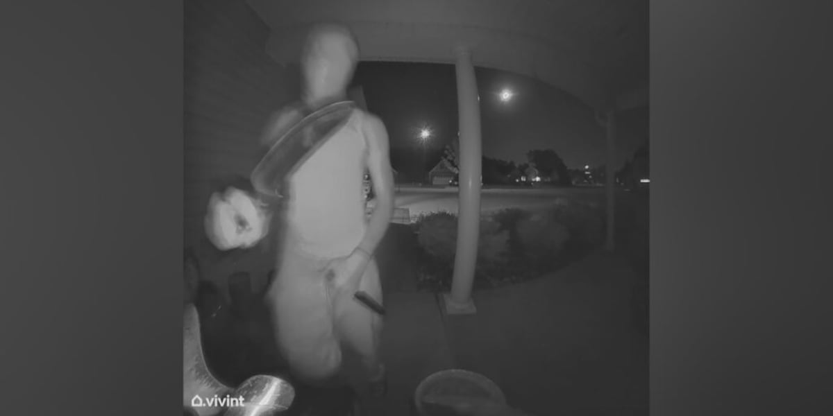 Residents talk safety after masked man approaches Jacksonville homes wielding two knives