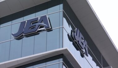 How do you save money during high heat weather? JEA has some tips