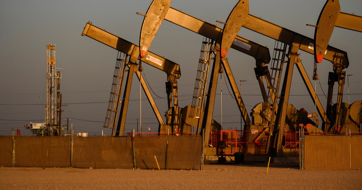 Uncertainty lingers over oil, gas sector despite fleeting crude boost, Dallas Fed says
