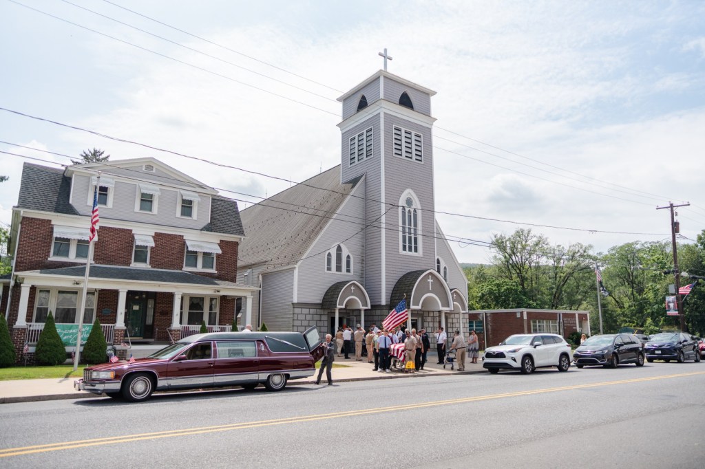 Firefighters escort one of their own to cemetery in New Philadelphia – Pottsville Republican Herald