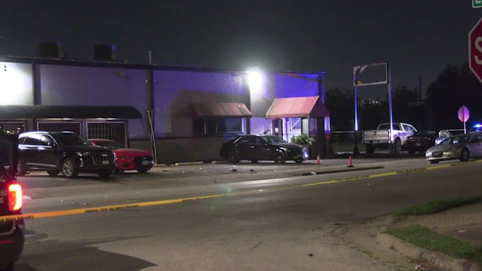 7 shot, at least 2 dead after drive-by outside SE Houston nightclub