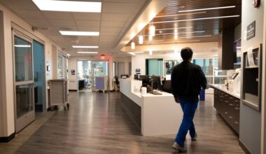 Sharp HealthCare gives layoff notices to 315 workers, cuts executive pay – San Diego Union-Tribune