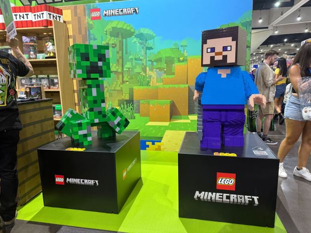 Minecraft statues made entirely from Lego bricks at the Lego Minecraft Booth. (Olivia Petty / The San Diego Union-Tribune)