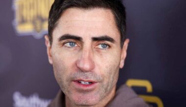 Padres need a backstop, but trade deadline comes with a catch