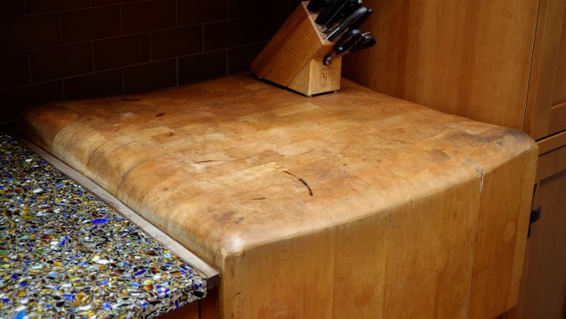 oA butchers block n display at a home in Point Loma on Thursday, June 19, 2025. Designer Diana Clark offers tips on how to get the most bang for your buck and what to look for when shopping in thrift stores, consignment stores, Facebook Marketplace and the like.. (Photo by Sandy Huffaker for The San Diego Union-Tribune)
