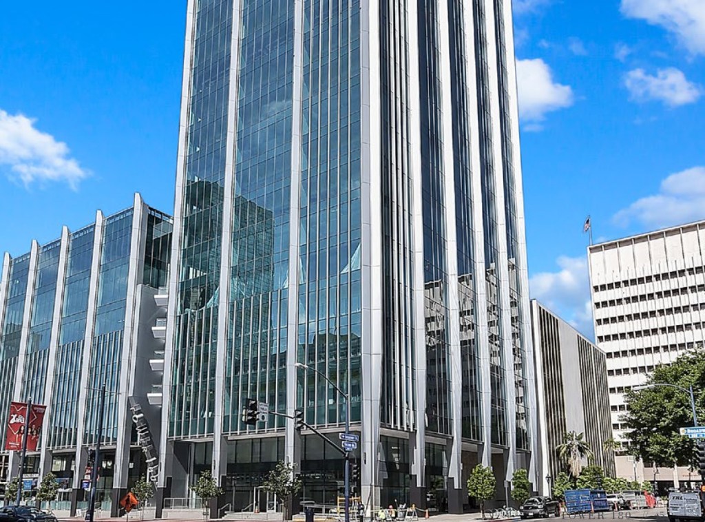 Downtown office high-rise poised to become 560-room hotel with rooftop lounge – San Diego Union-Tribune