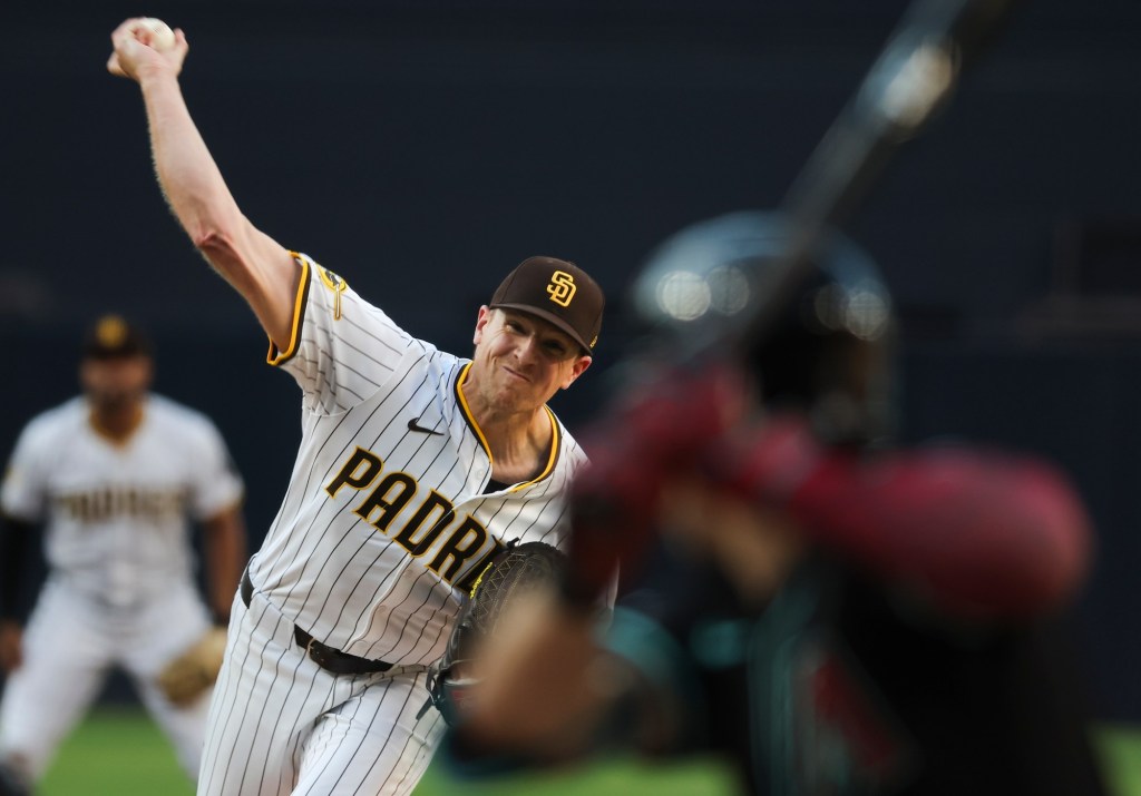 Padres avoid pitfalls that have befallen Diamondbacks, once a trendy playoff pick