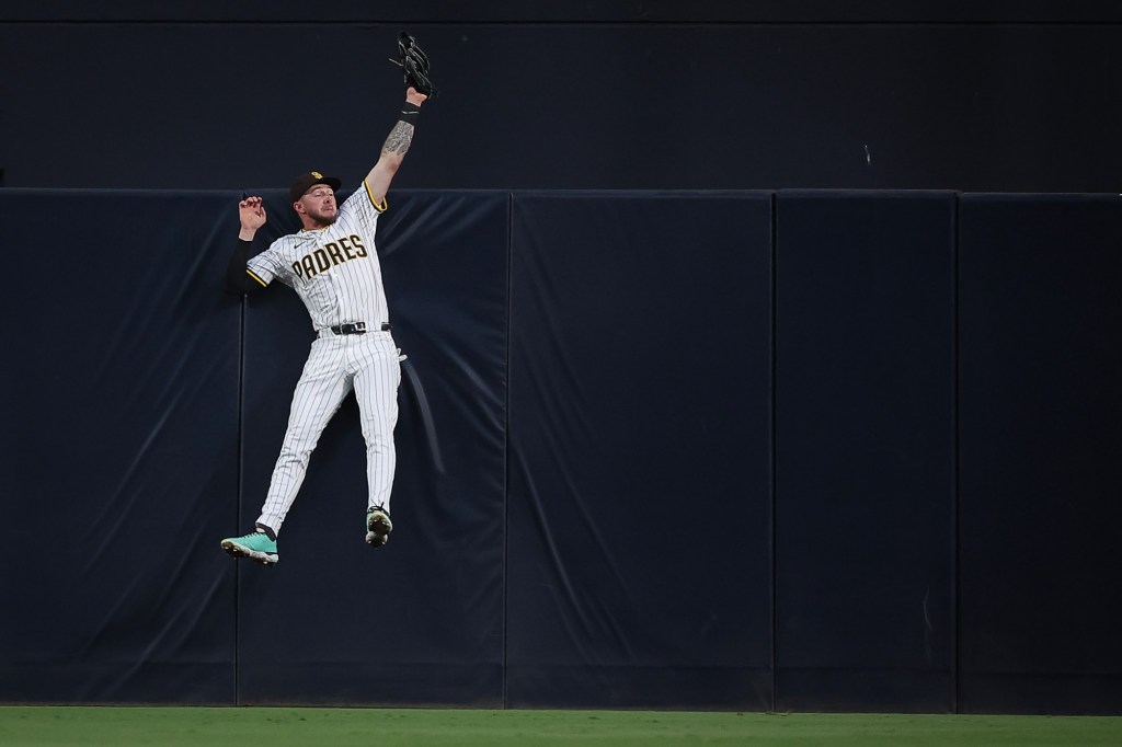 Nick Pivetta starts strong, Padres steal a win from Diamondbacks – San Diego Union-Tribune