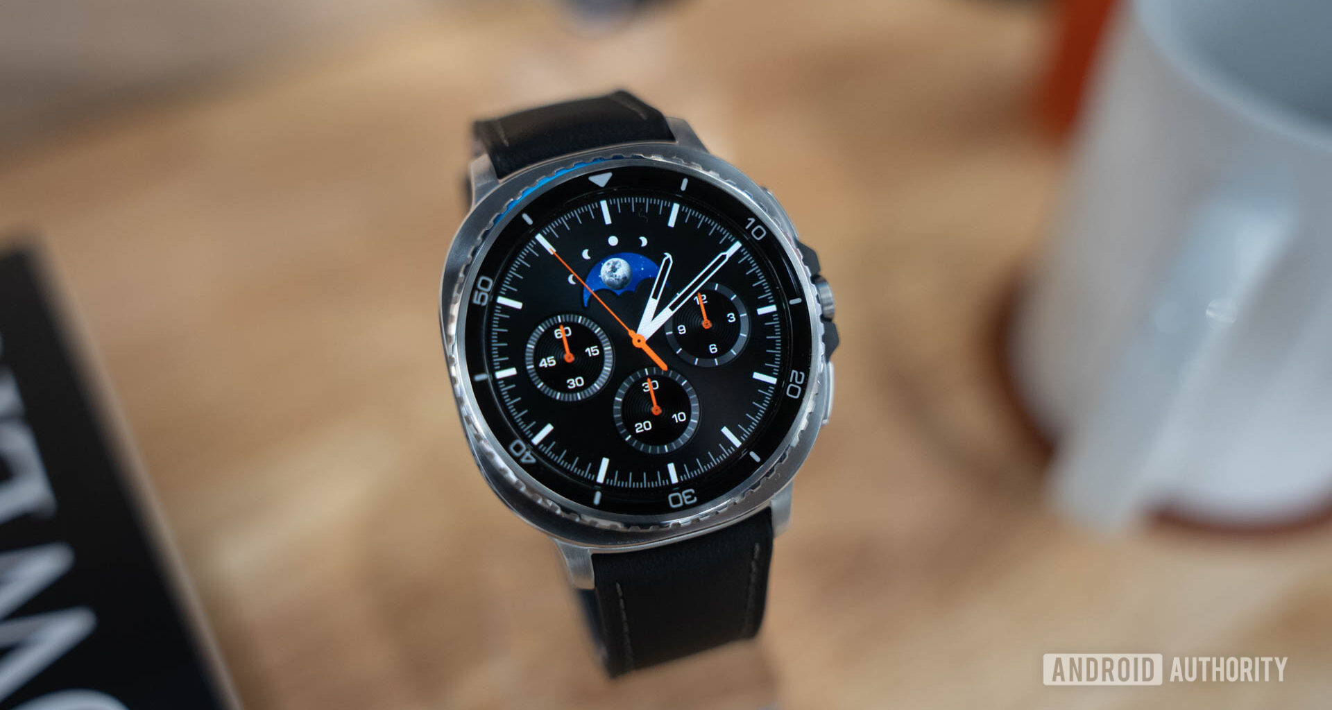 Samsung Galaxy 8 Classic showing pilot watch face