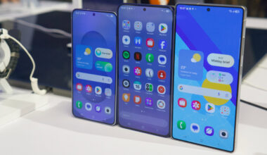Samsung Galaxy S25 family front view