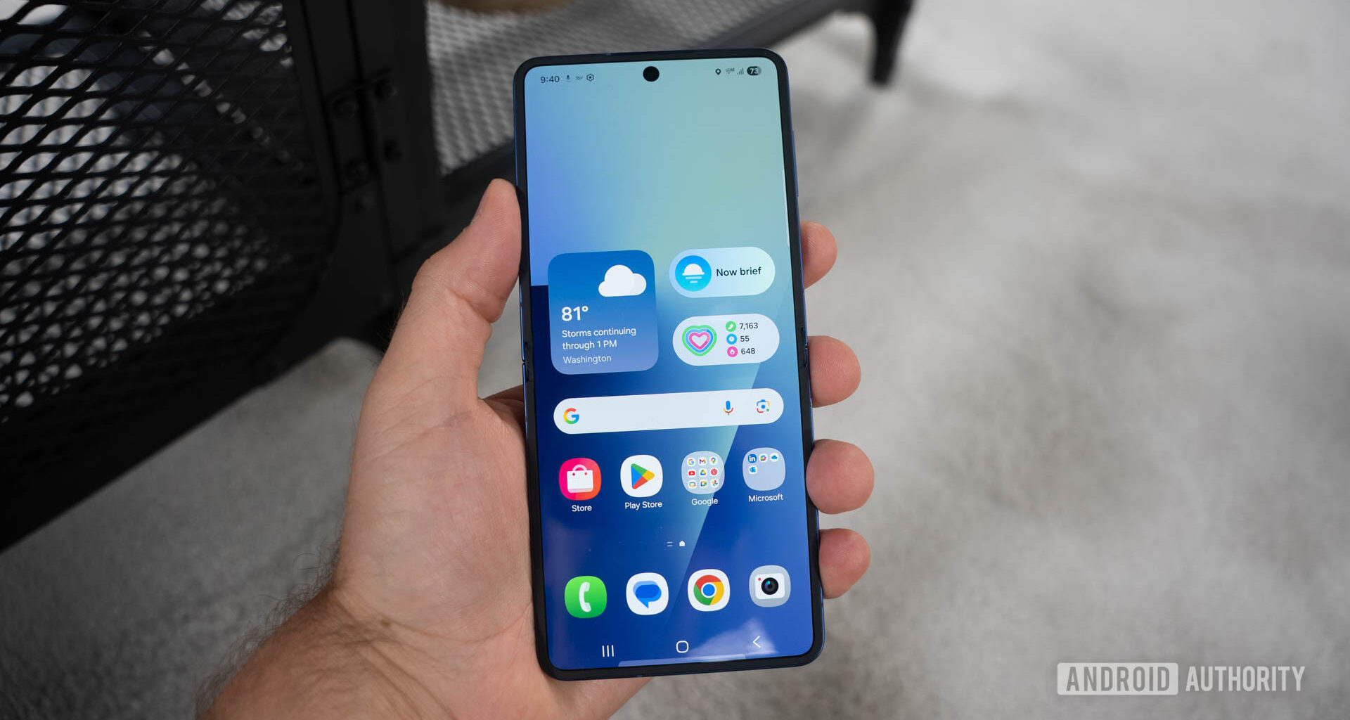 Samsung Galaxy Z Flip 7 home screen One UI 8