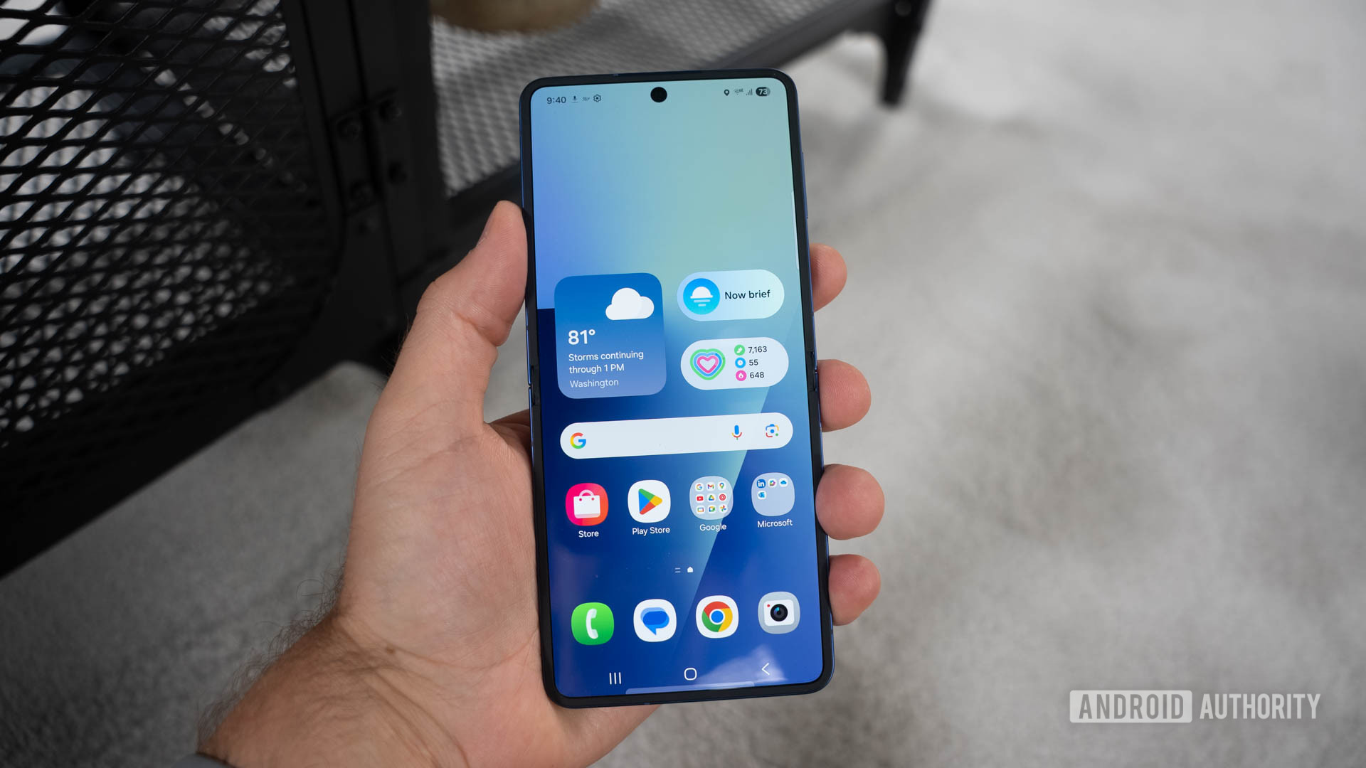 Samsung Galaxy Z Flip 7 home screen One UI 8