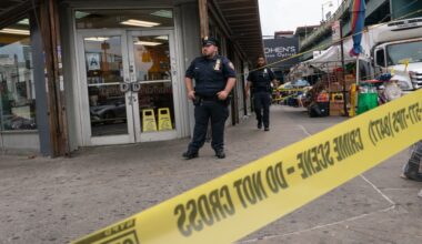 Teen fatally shot, another slashed, man hit in leg during brawl on Bronx commercial strip