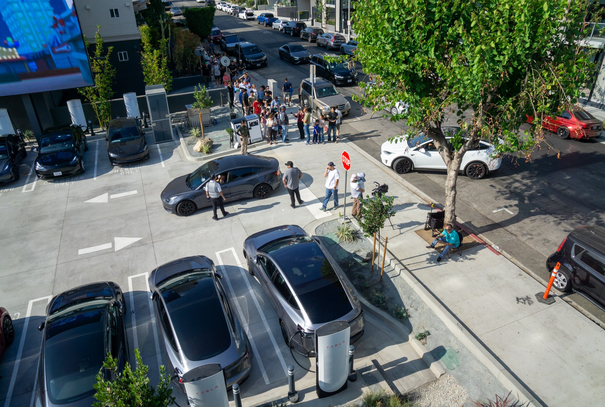 The lines for cars and people.