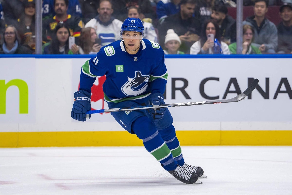 Canucks trade Dakota Joshua to Maple Leafs for fourth-round pick