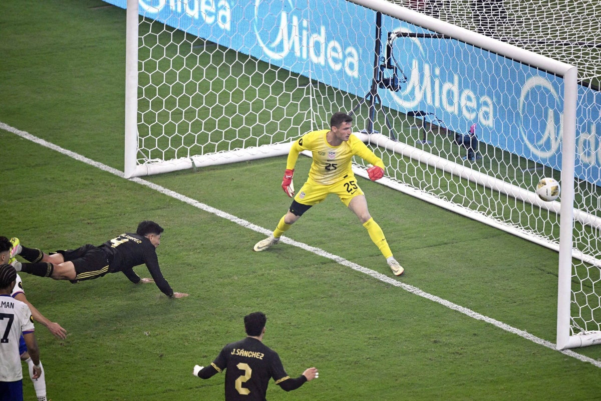 Mexico repeats as Gold Cup winner, beats USMNT on Alvarez’s late header