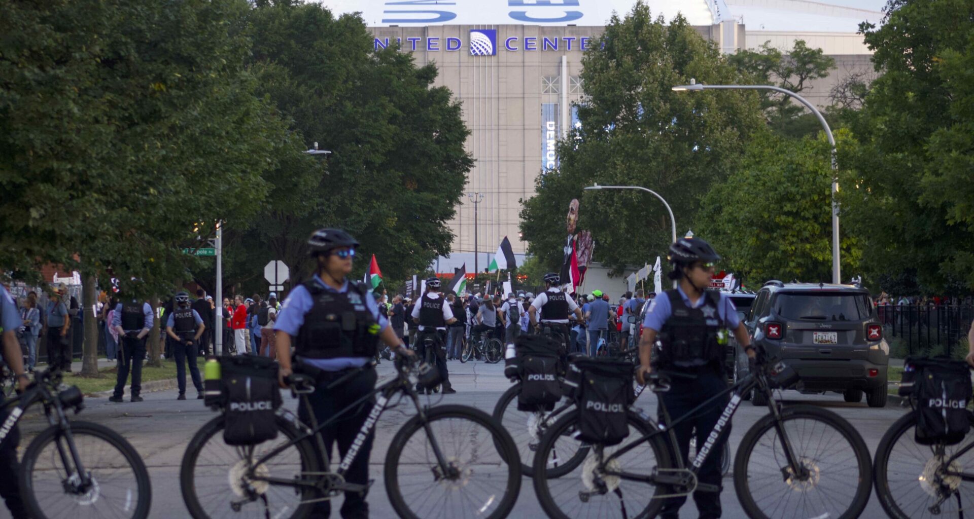 Chicago Police Blew Past DNC Overtime Budget – South Side Weekly