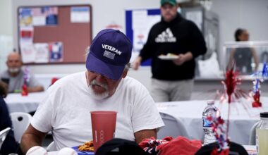 Diamondbacks pitch in to support unhoused veterans at Phoenix’s MANA House