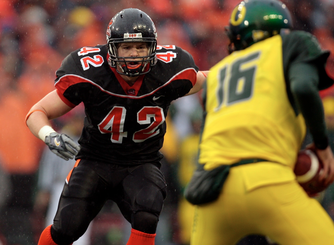 Oregon and Oregon State meet in the 110th Civil War football game
