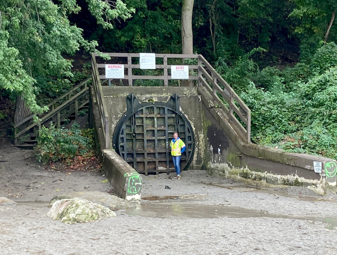 Edgewater Beach, sewer overflow