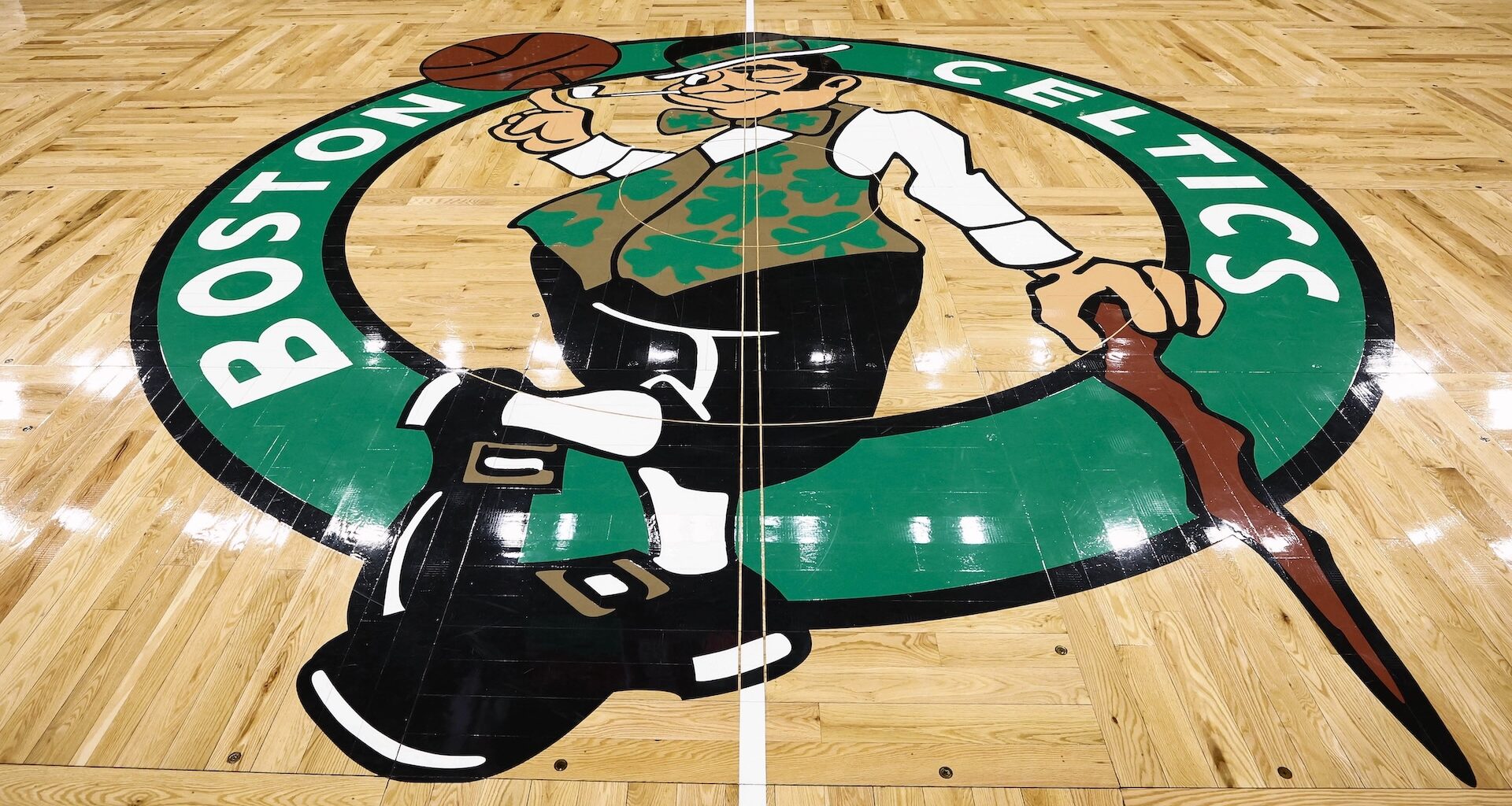 Lakers ‘Remain In Strong Pursuit’ Of Celtics’ NBA Champion