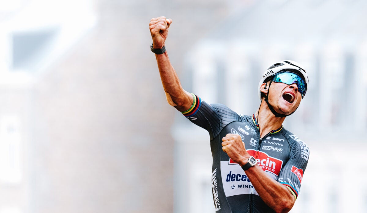 Van der Poel Outsprints Pogačar in Uphill Kick at Tour de France