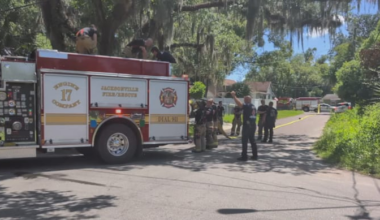 Firefighter burned while battling house fire in Mixon Town area: JFRD
