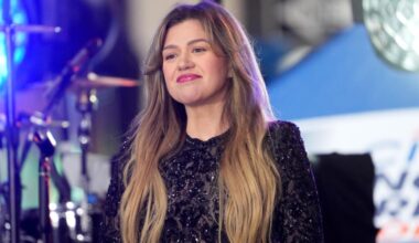 Kelly Clarkson delays Vegas residency debut, citing vocal strain