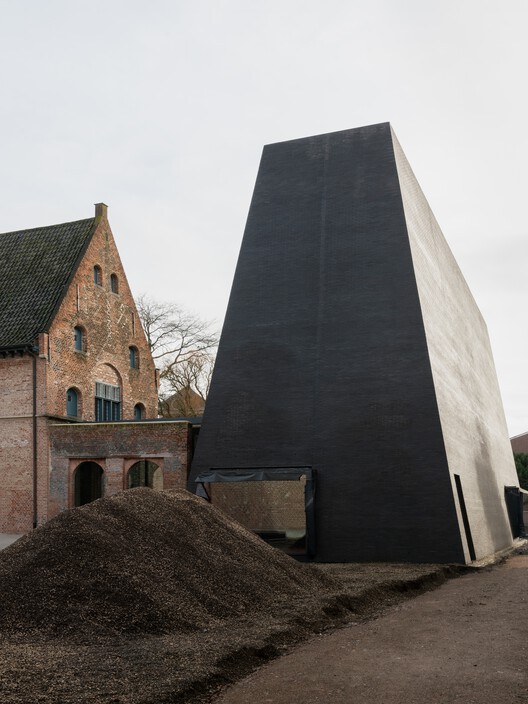 Abby Kortrijk / BAROZZI VEIGA - Exterior Photography