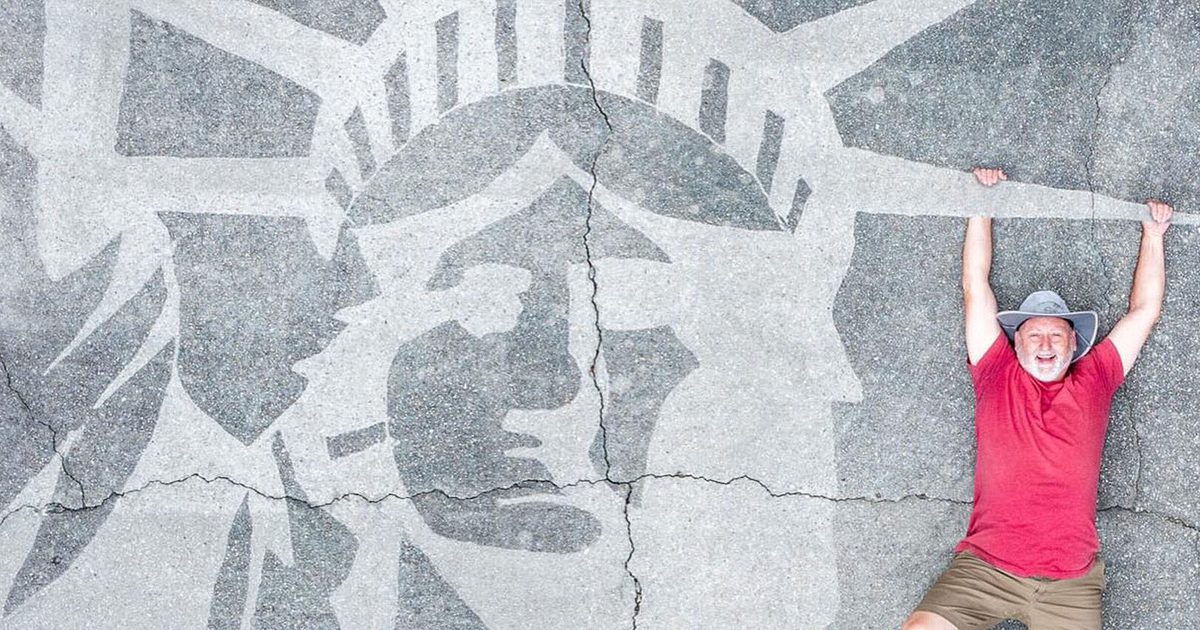 Trussville man wows with Fourth of July driveway art