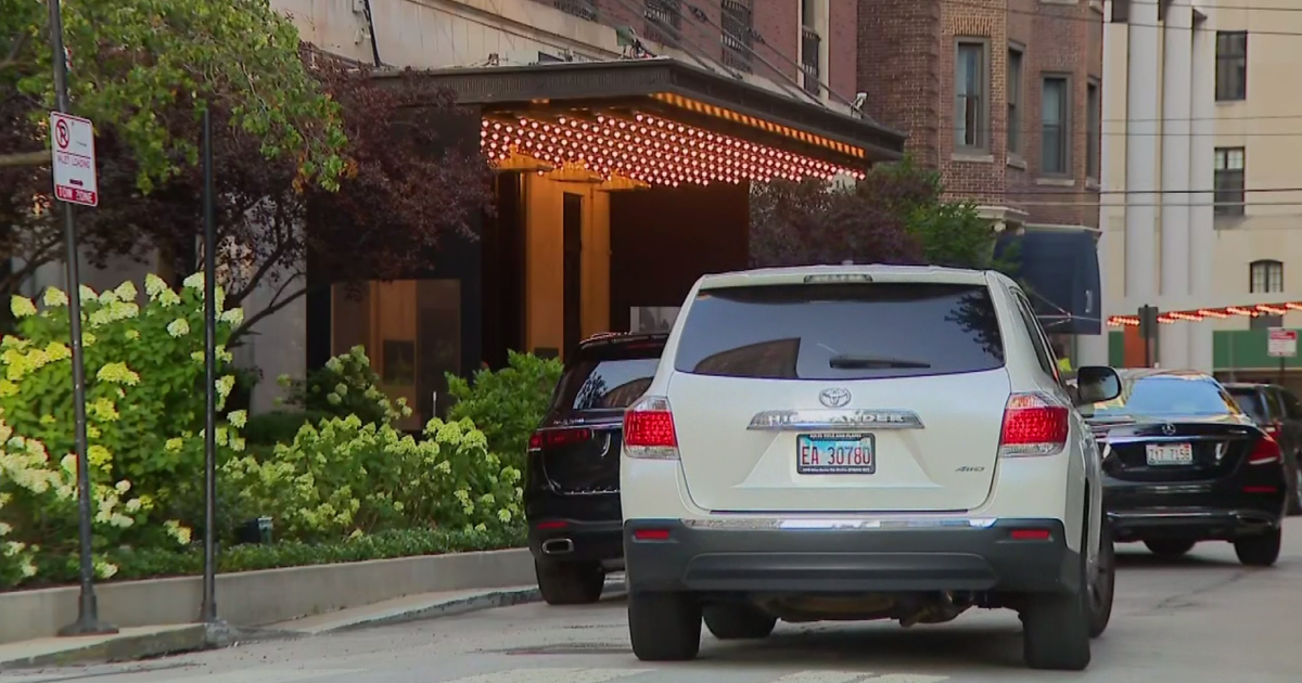 Lollapalooza festivalgoers say they were charged hidden fees for Chicago hotel, fight for refund