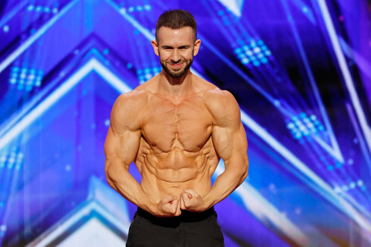 'America's Got Talent' muscle man leaves Simon Cowell in awe