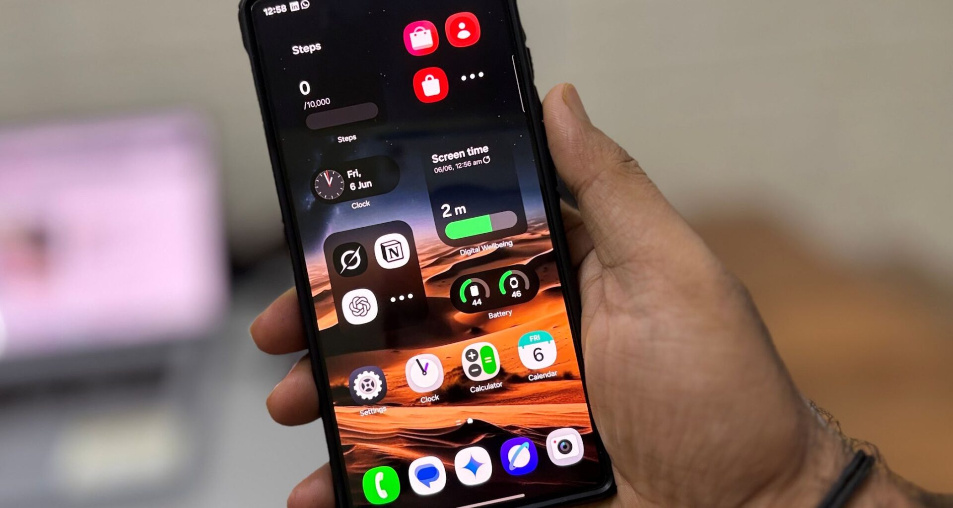 I Turned Off These Samsung Settings and My Phone Stopped Dying So Fast