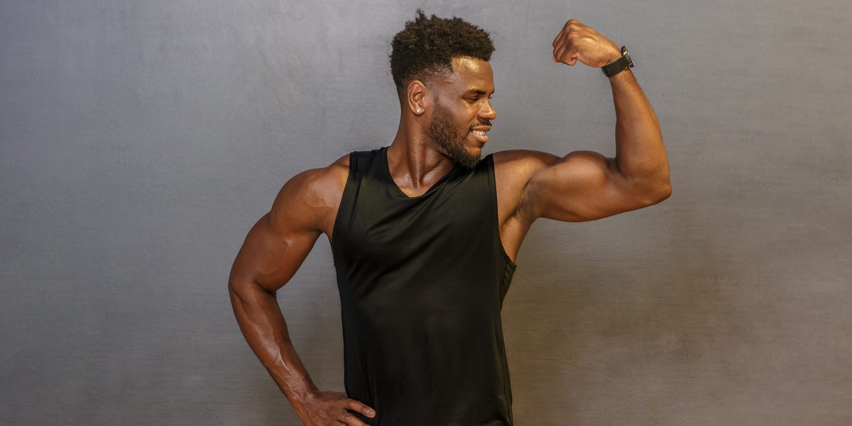 The Training Fix That Helps You Keep Arm and Shoulder Muscle in a Calorie Deficit