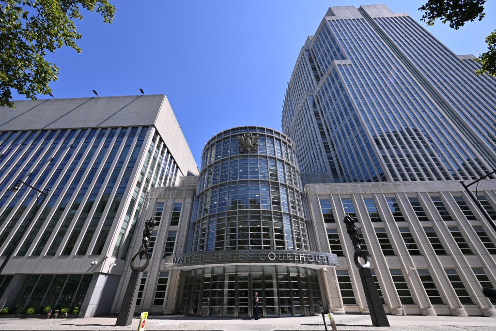 A picture of the Brooklyn Federal Courthouse.